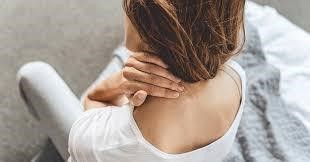 Đừng để cơn đau nhức vai gáy chuyển sang dạng mãn tính, khó điều trị.