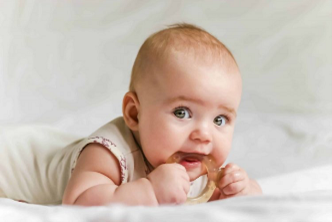 Sử dụng đồ dành riêng cho trẻ mọc răng