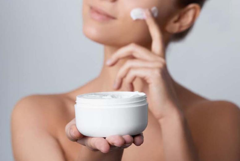 Kem dưỡng ẩm chống lão hóa giúp bạn sở hữu làn da săn chắc khỏe mạnh