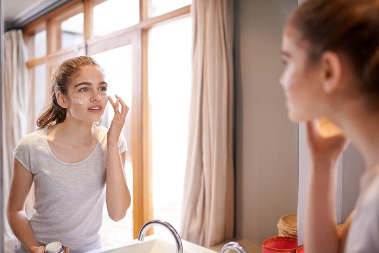 Tuổi 15 nên sử dụng các sản phẩm dưỡng da tuổi dậy thì nào?