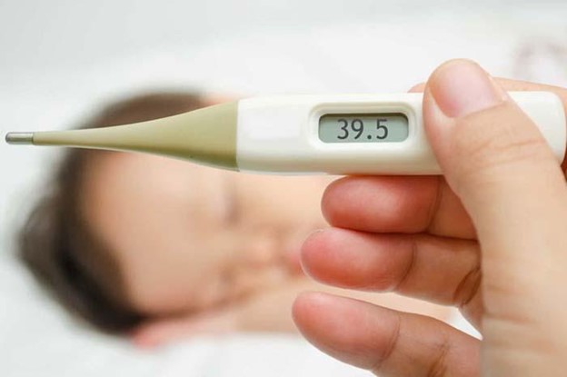 Cách trị sốt khi trẻ nhỏ lên 40 độ