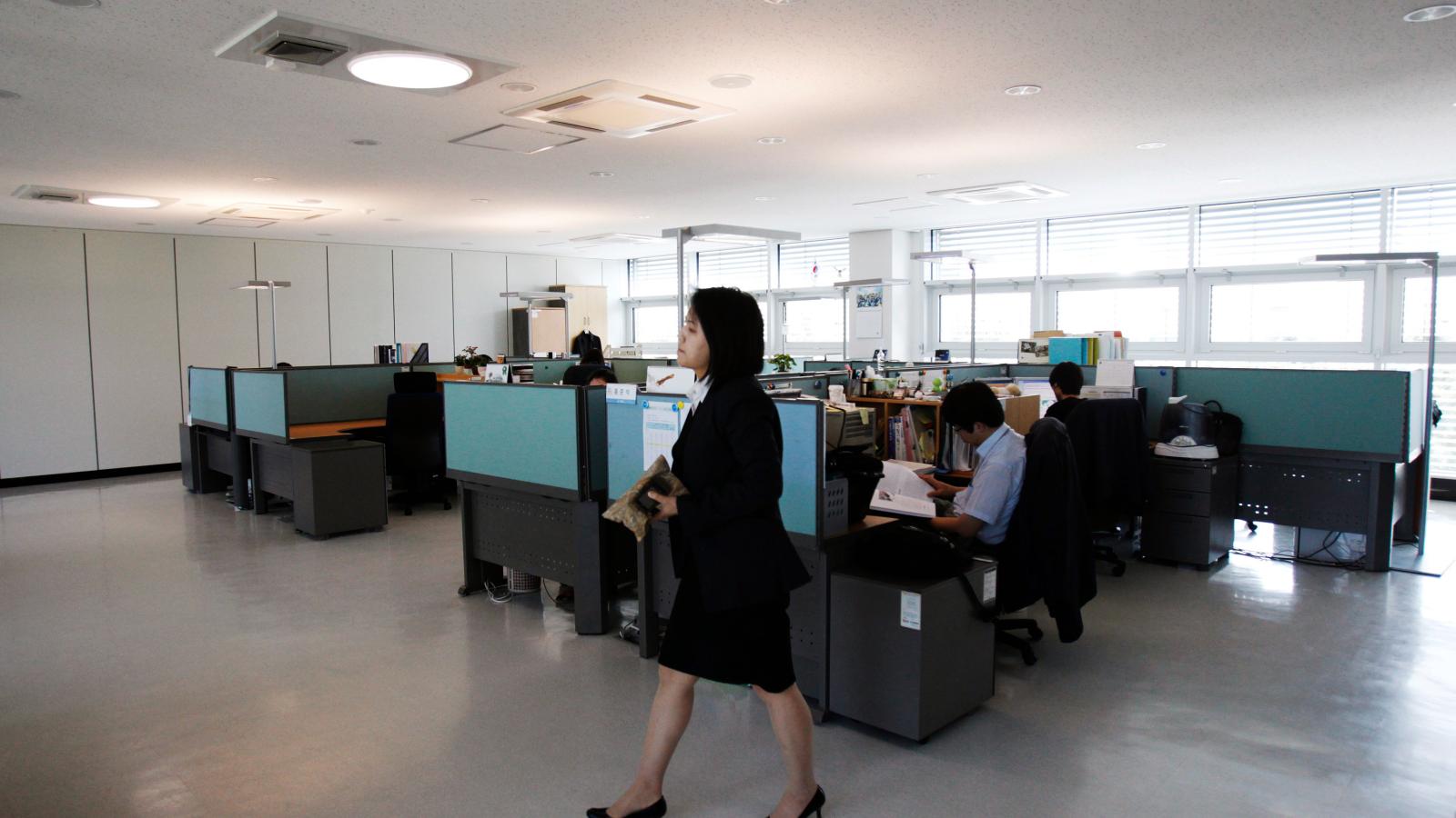 Công Ty Talentnet Tuyển Dụng: Công nghiệp 4.0 rủi ro và cơ hội với người lao động