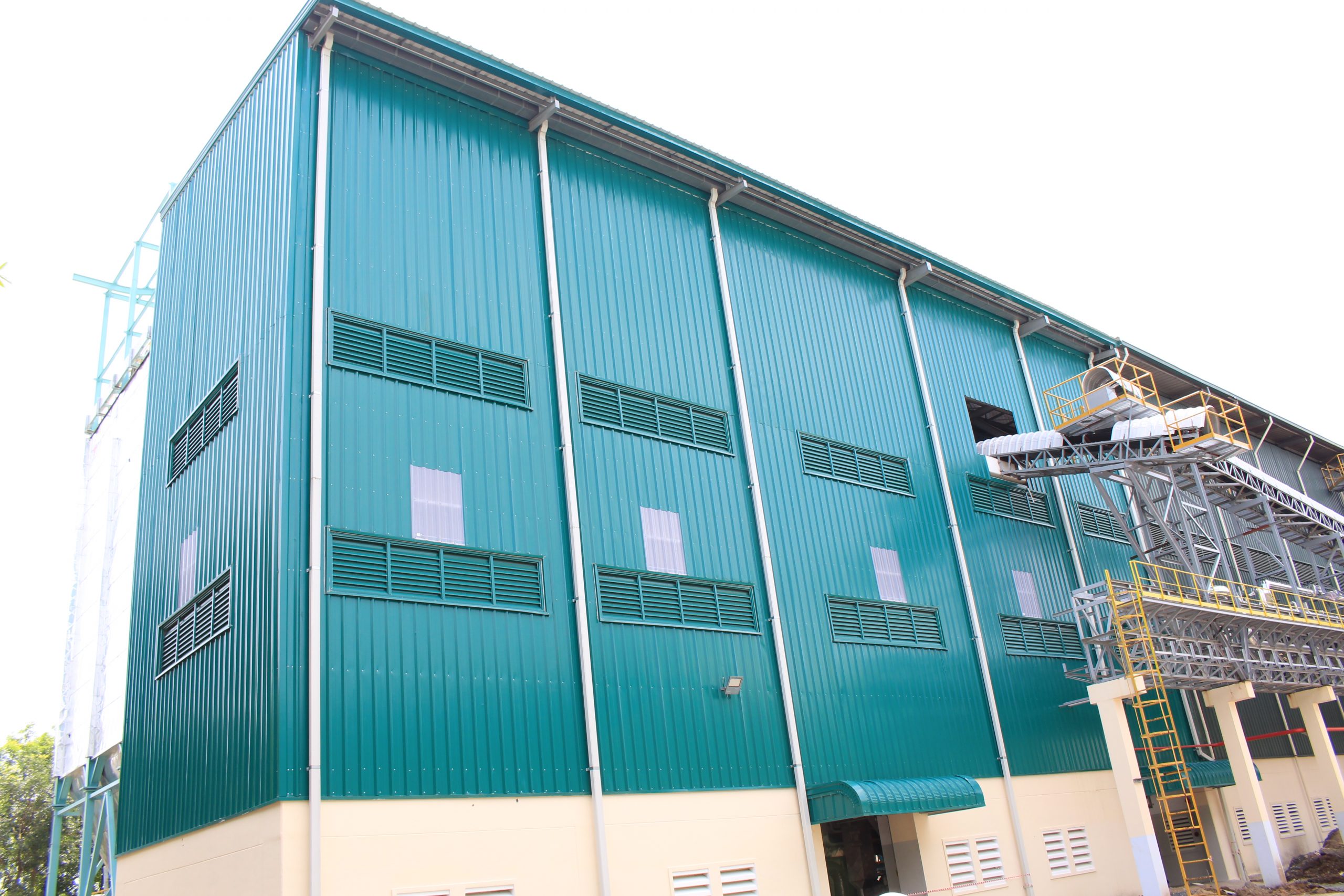 Sử dụng khung kèo dạng giàn cho nhà thép tiền chế (pre engineered steel buildings)