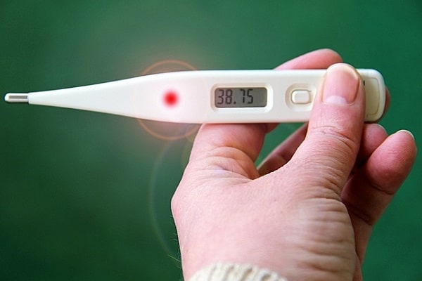 Trẻ Em Sốt Cao Thì Làm Thế Nào ? Và Những Điều Cần Tránh Khi Chăm Sóc Trẻ
