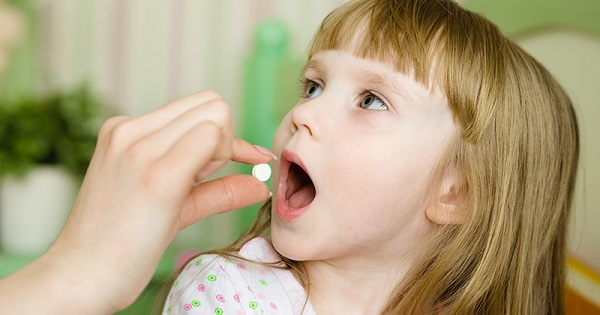 Sốt Cao Rét Run Ở Trẻ Em: Những Thói Quen Dễ Gây Bệnh Trong Mùa Lạnh