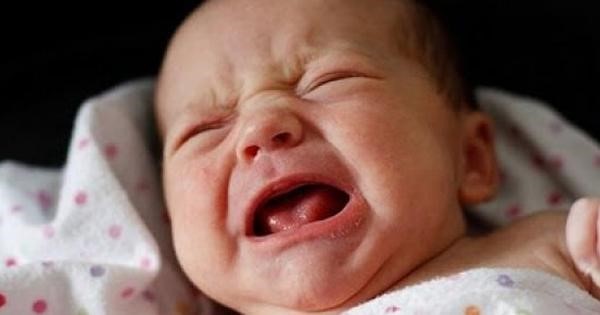 Nôn Trớ và Tiêu Chảy Ở Trẻ Sơ Sinh