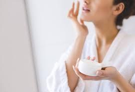 Các thành phần dưỡng ẩm cần phải lành tính và bổ sung đủ độ ẩm cho da